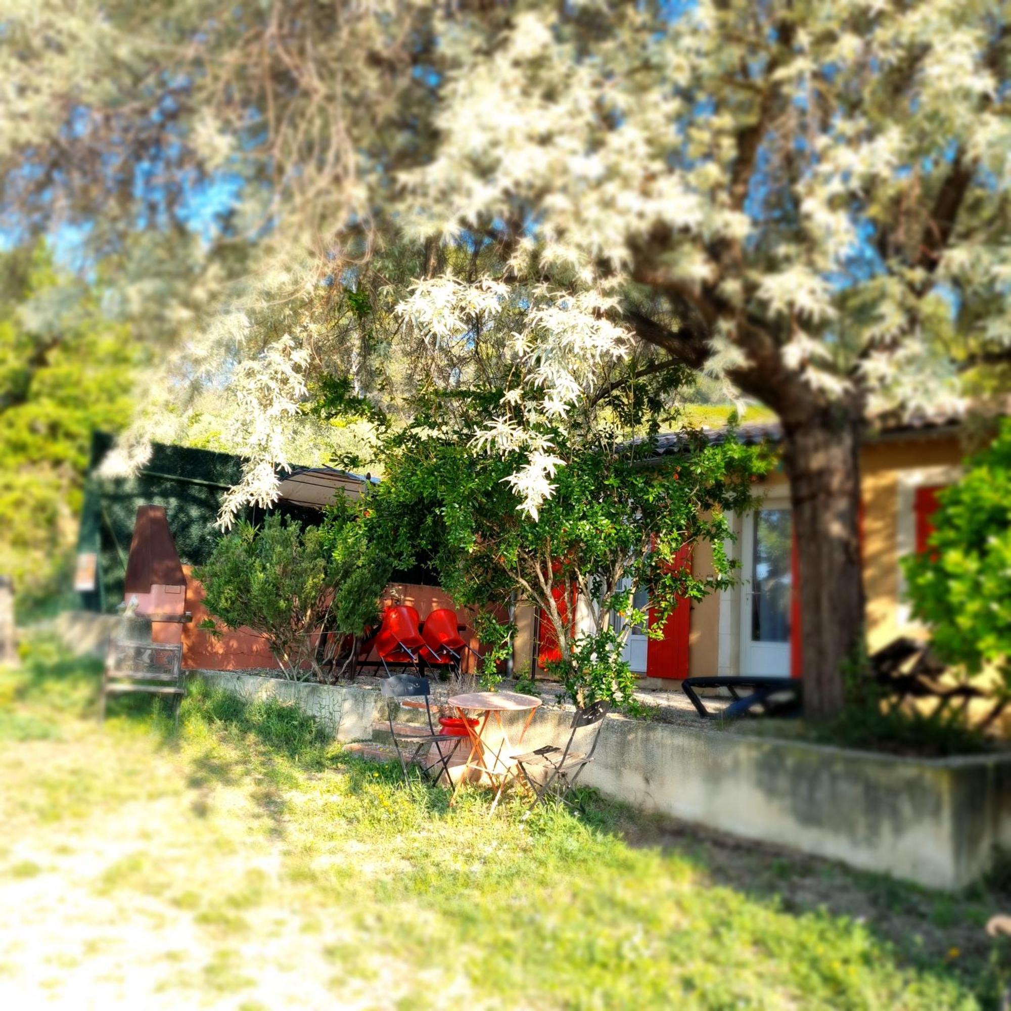 L'Oustaou Du Luberon Et Spa Villelaure Exterior photo